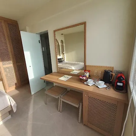 公寓 卡尔德拉马杰斯提别墅 *