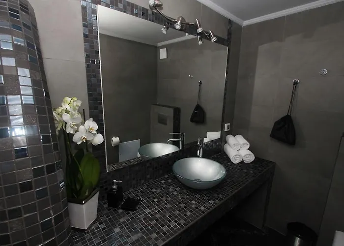 Daire Caldera's Majesty *