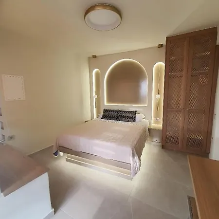 Caldera's Majesty Imerovigli (Santorini)