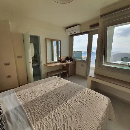 Caldera's Majesty Imerovigli (Santorini)